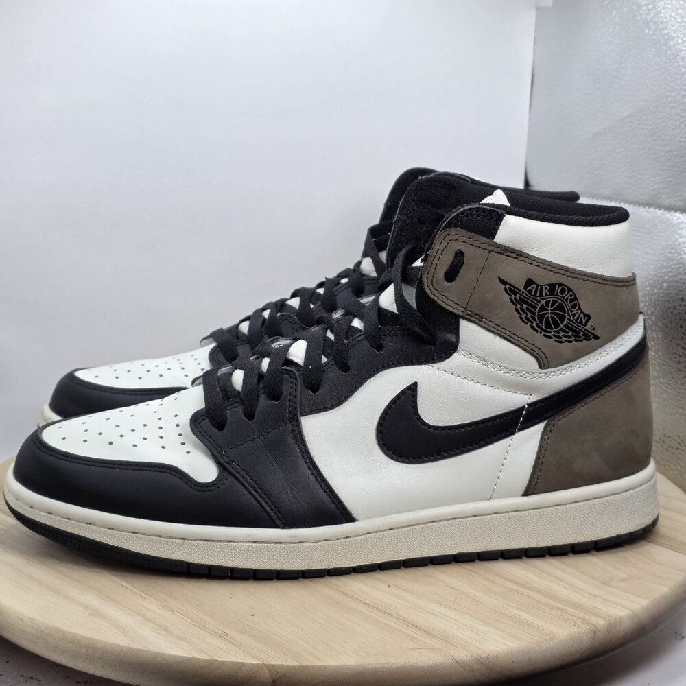 Mens size 12‎ - Jordan 1 Mocha High Top EUC No Box 55088-105